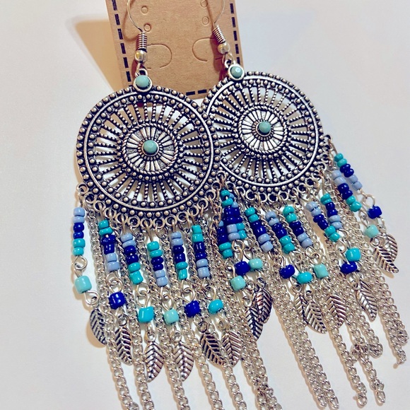 Jewelry - 🔴 5/$20 blue beaded dangle earrings NEW